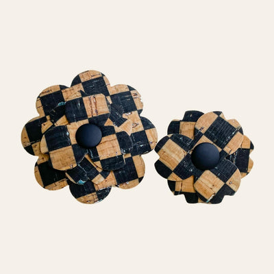 Neutral and black checkerboard flowers for pets
